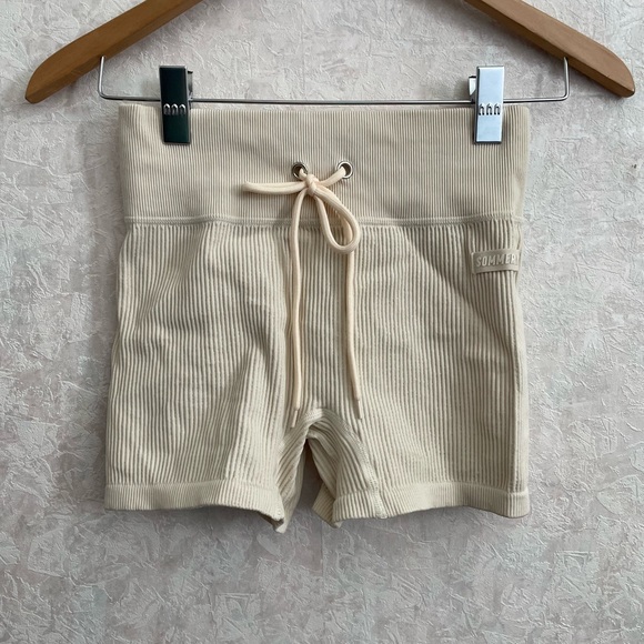 Sommer Ray women's small ribbed fitted shorts - Picture 2 of 5